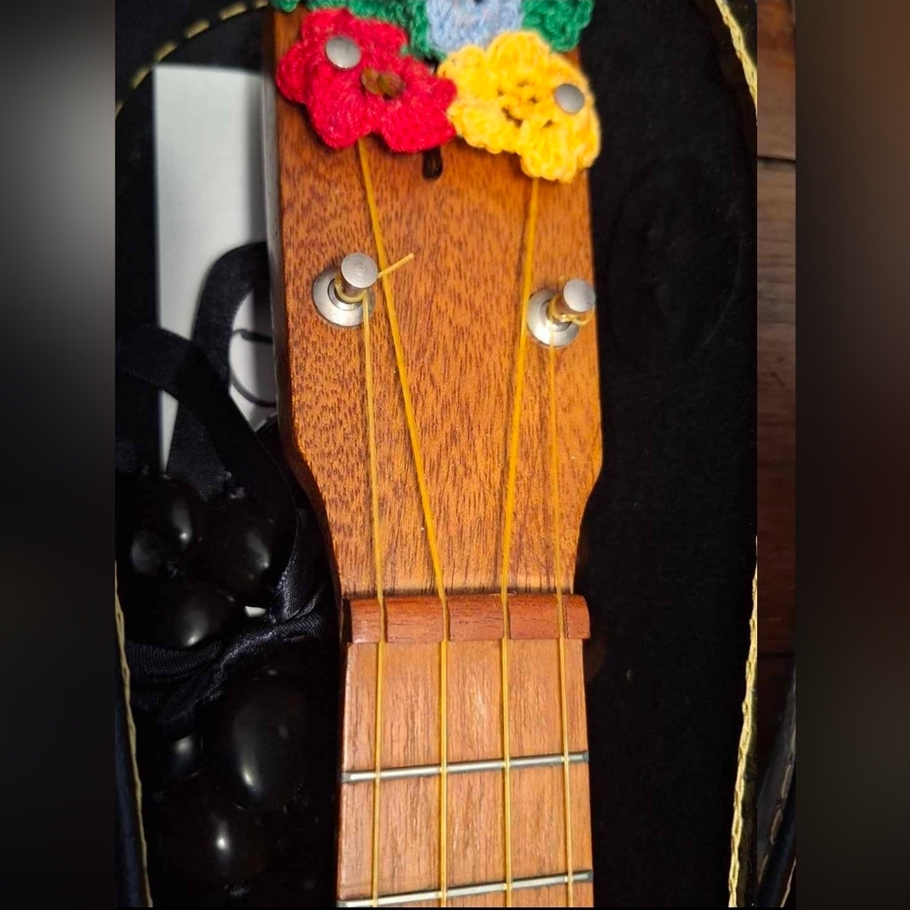 Ukelele The Ballerini Handcrafted Case Included - Picture 2 of 10